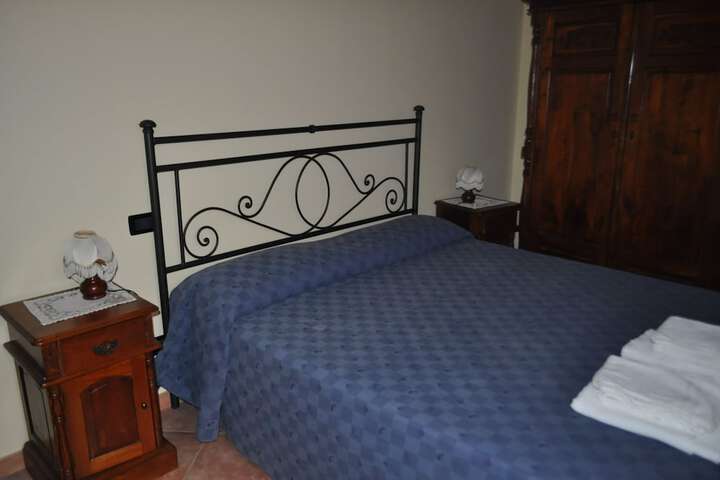 Room 9 of 50