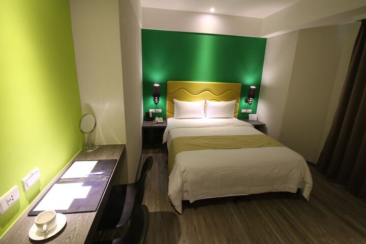 Room 10 of 45
