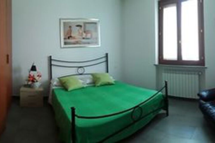 Room 14 of 32