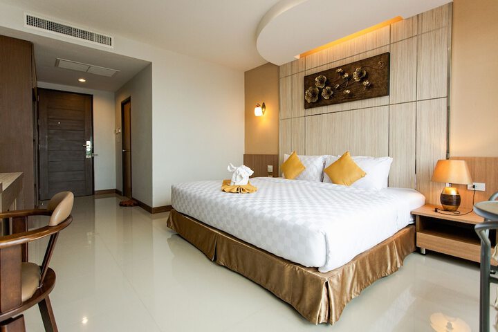 Room 53 of 214
