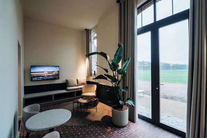 Room 21 of 48