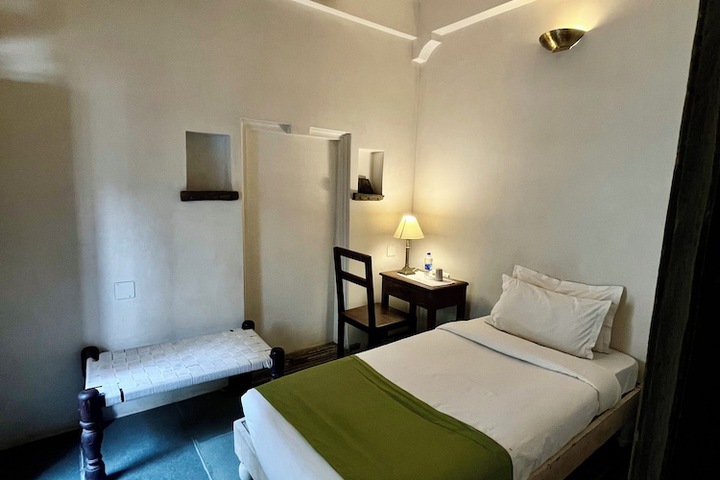 Room 18 of 83