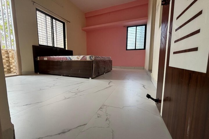 Room 10 of 28