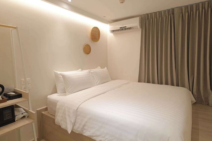 Room 7 of 31
