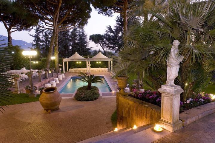 Hotel Pool