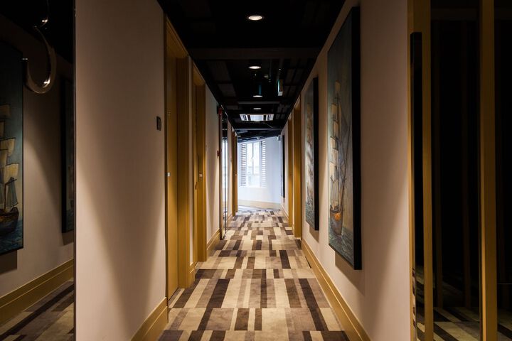 Ballroom/Hall 32 of 37