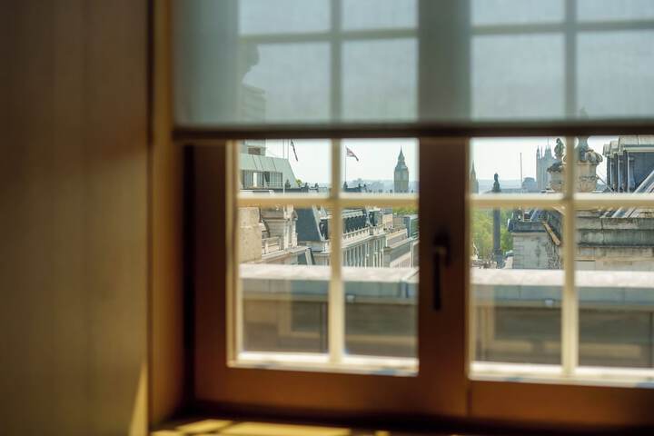 Room 127 of 241