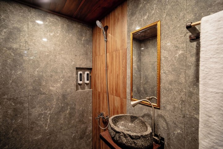 Room 21 of 46
