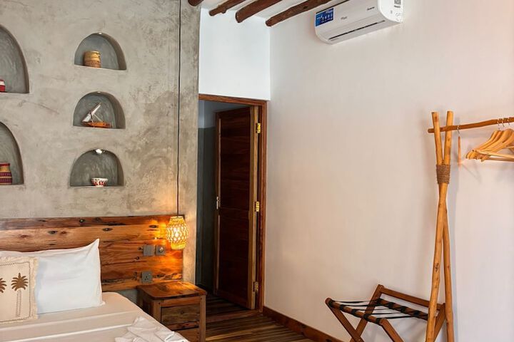 Room 4 of 10