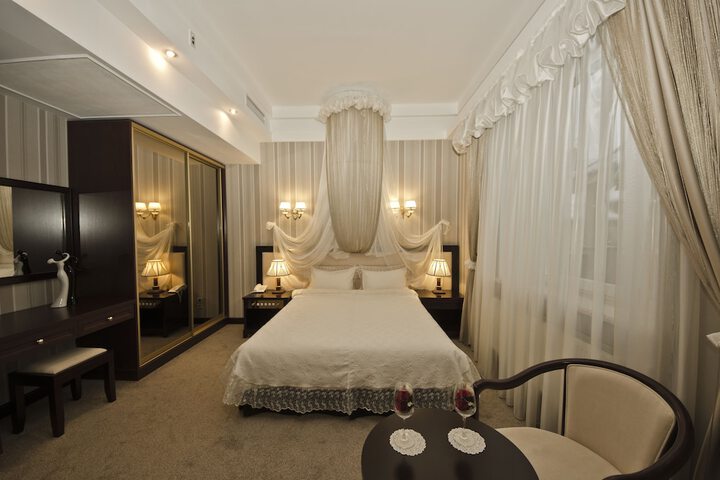 Room 9 of 39