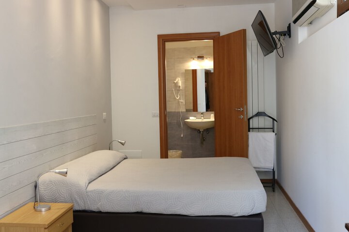 Room 19 of 90