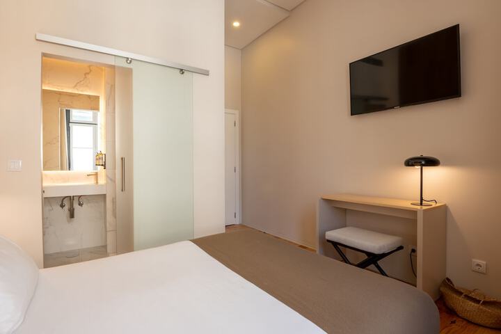Room 48 of 65