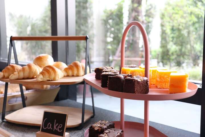 Breakfast/Coffee Service 126 of 155