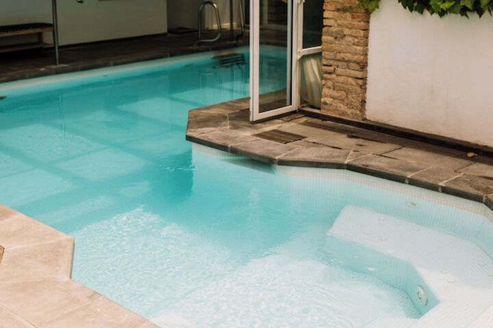 Hotel Pool