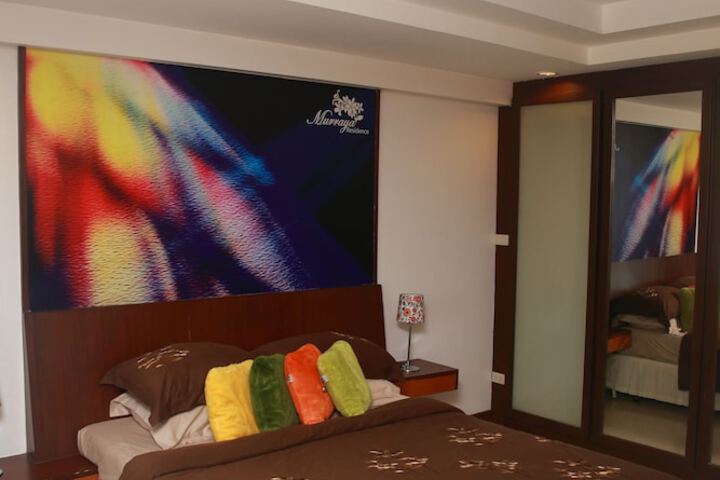 Room 6 of 75