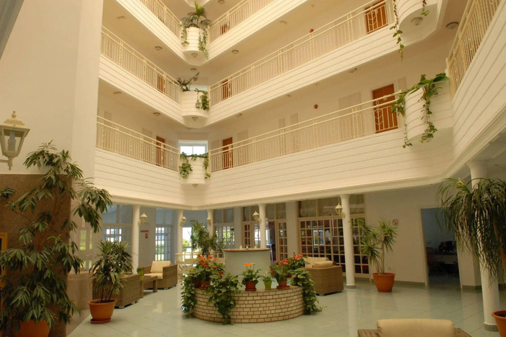 MAISTRALI HOTEL APARTMENTS & BUNGALOWS