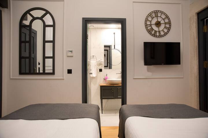 Room 76 of 134