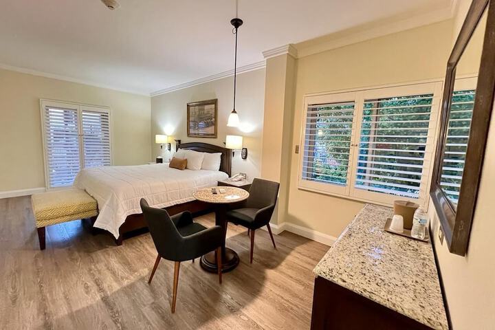 Room 6 of 22