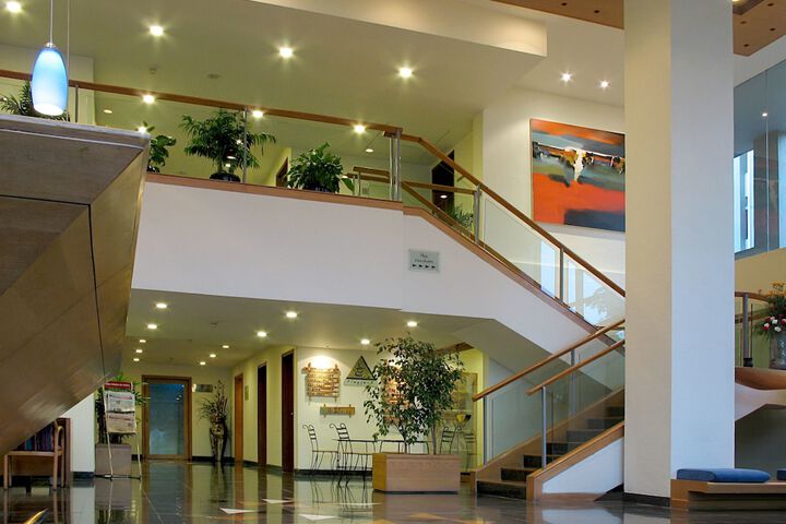 Entrance & Lobby