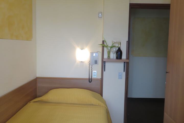 Room 14 of 70