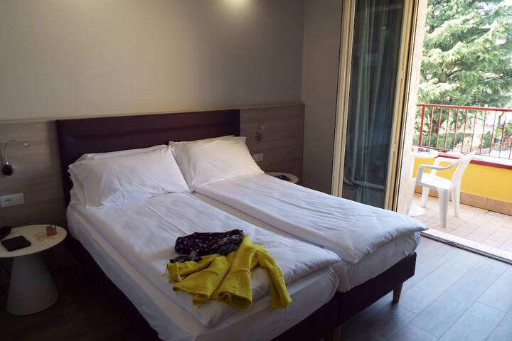 Room 13 of 44