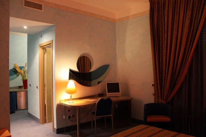 Room 21 of 44