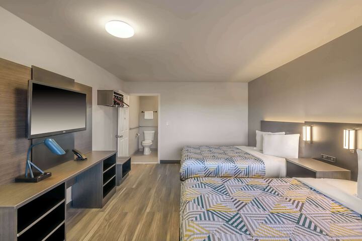 Room 10 of 25