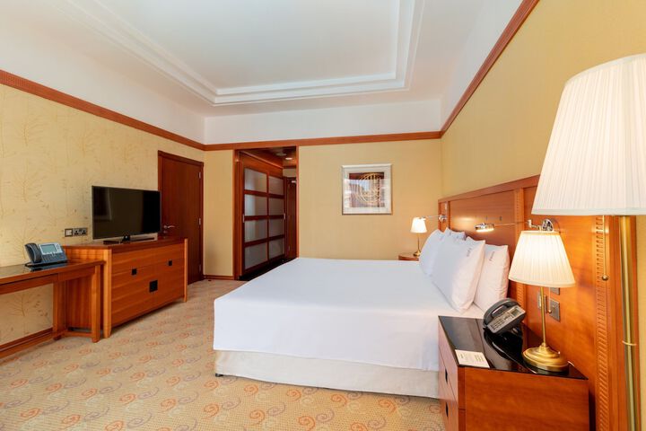 Room 18 of 358