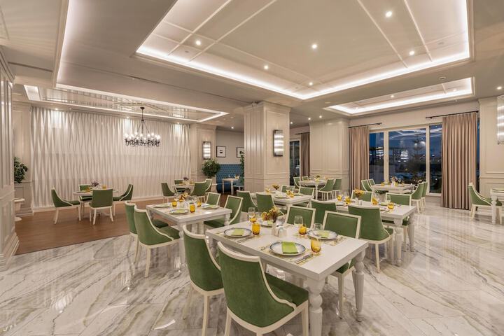 Dining 118 of 171