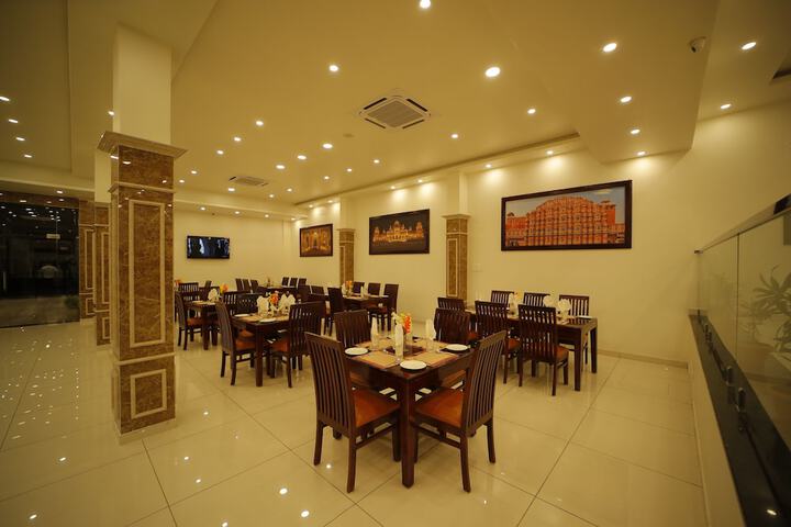 Dining 46 of 61