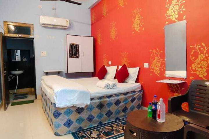 Room 2 of 9