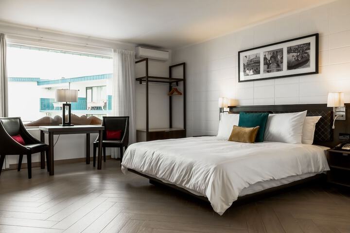Room 3 of 15