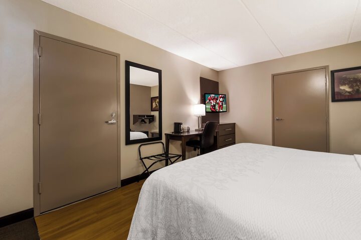 Standard King Room (17 of 25)
