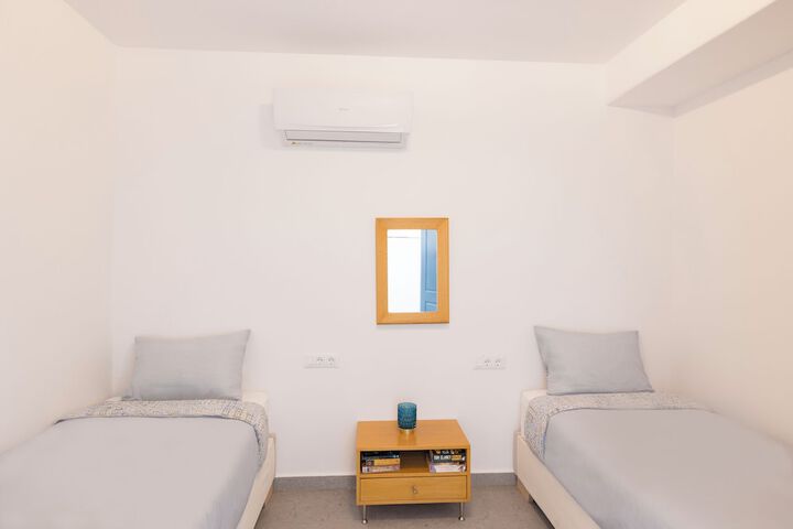 Room 25 of 61