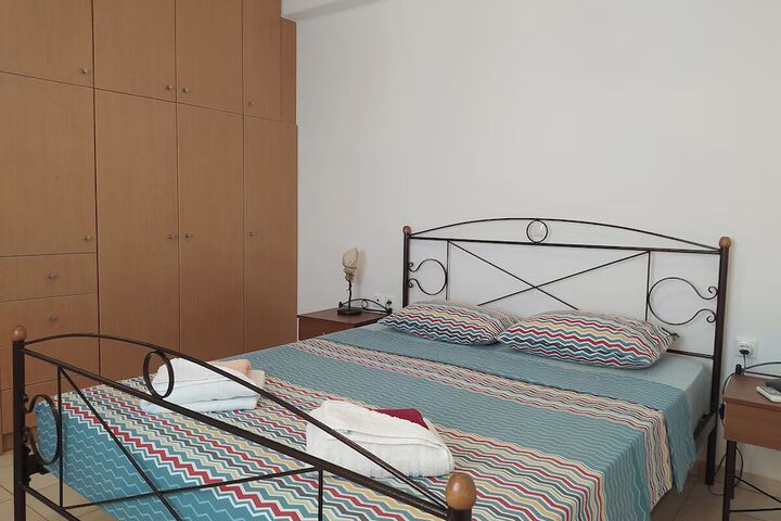 Room 5 of 25