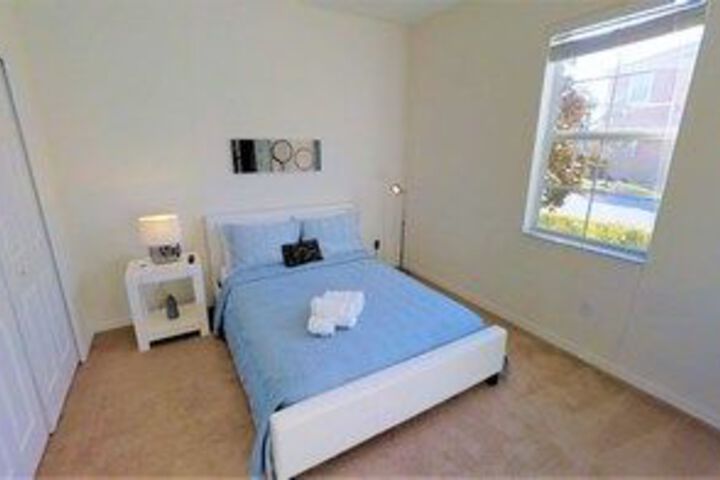Room 8 of 21