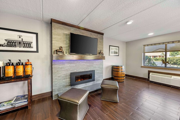Entrance & Lobby