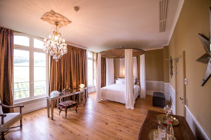 Room 14 of 60