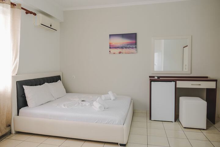Room 4 of 45