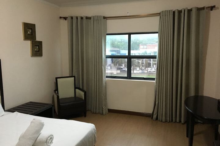 Room 8 of 27