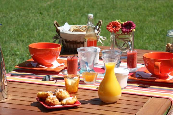 Breakfast/Coffee Service 58 of 78