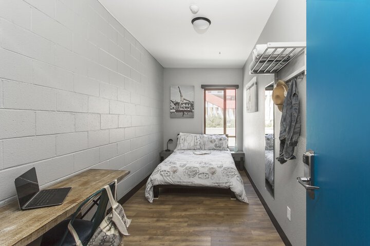 Room 14 of 42