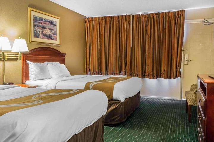 Double Accessible King Size Bed (2 of 10)