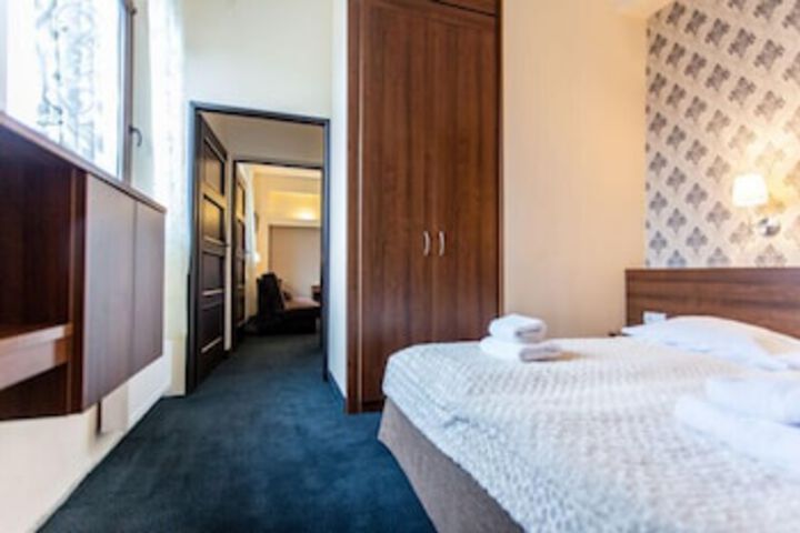Room 20 of 38