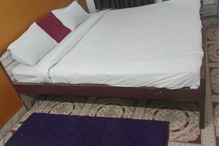 Room 15 of 19