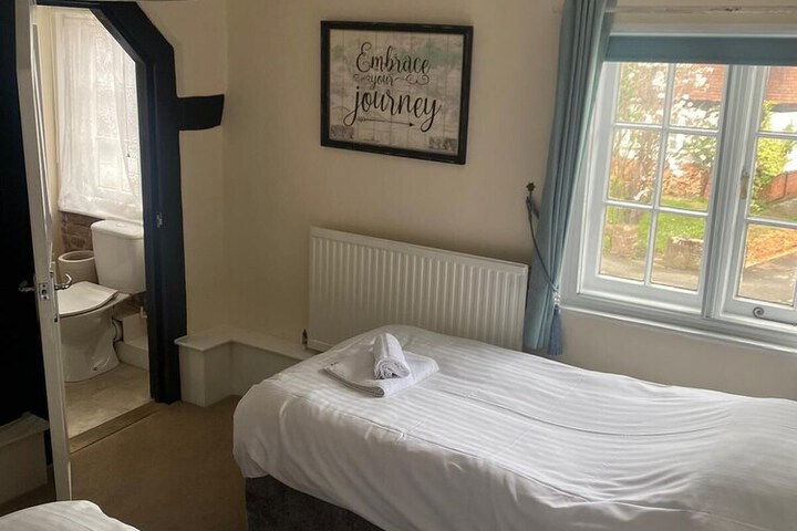 Room 3 of 10