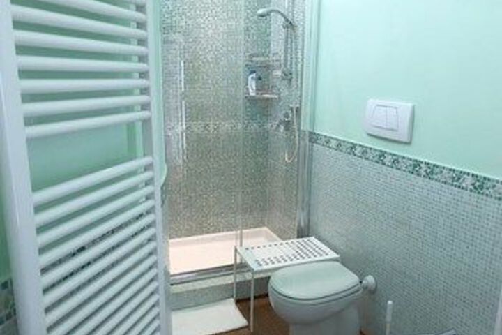Room 2 of 18