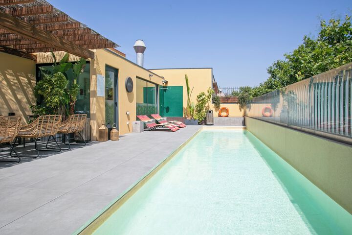 Pool 25 of 51