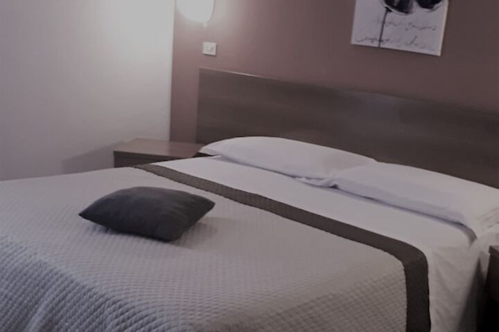 Room 8 of 43