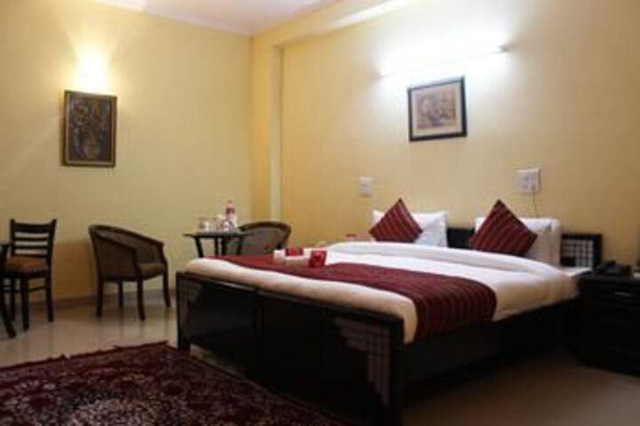 Room 8 of 22